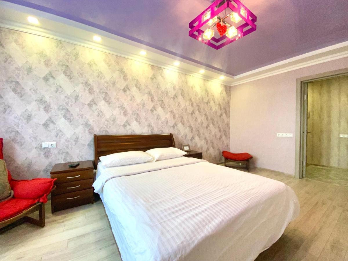 Apartpoltava Простора Однокімнатна Квартира В Новобудові, Корпусний Парк Esterno foto